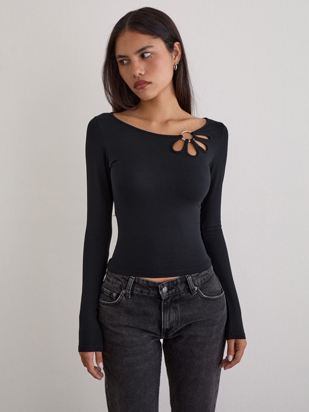 Motel Rocks Donela Long Sleeve Top with Flower Ring in Black Size L - Picture 3 of 3